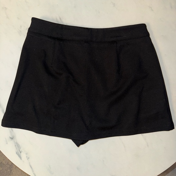 NWOT Black Tiger Mist Skort! - Picture 6 of 6
